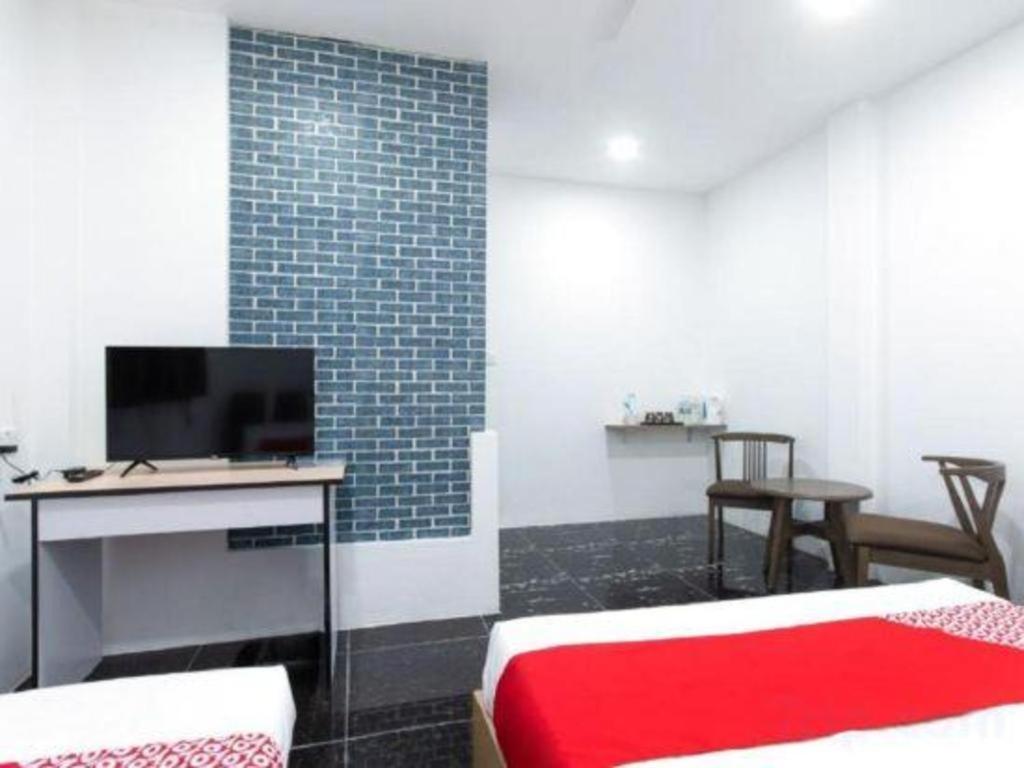 Oyo 44011 Weng Bee Guest House Kota Kinabalu Exterior photo