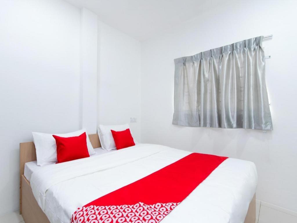 Oyo 44011 Weng Bee Guest House Kota Kinabalu Exterior photo