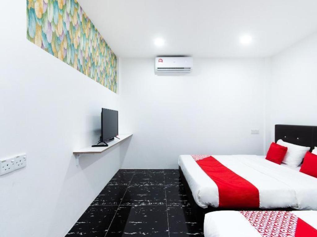Oyo 44011 Weng Bee Guest House Kota Kinabalu Exterior photo