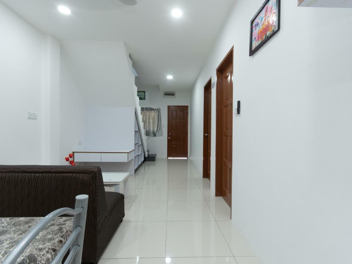 Oyo 44011 Weng Bee Guest House Kota Kinabalu Exterior photo