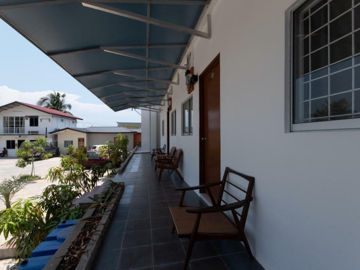 Oyo 44011 Weng Bee Guest House Kota Kinabalu Exterior photo