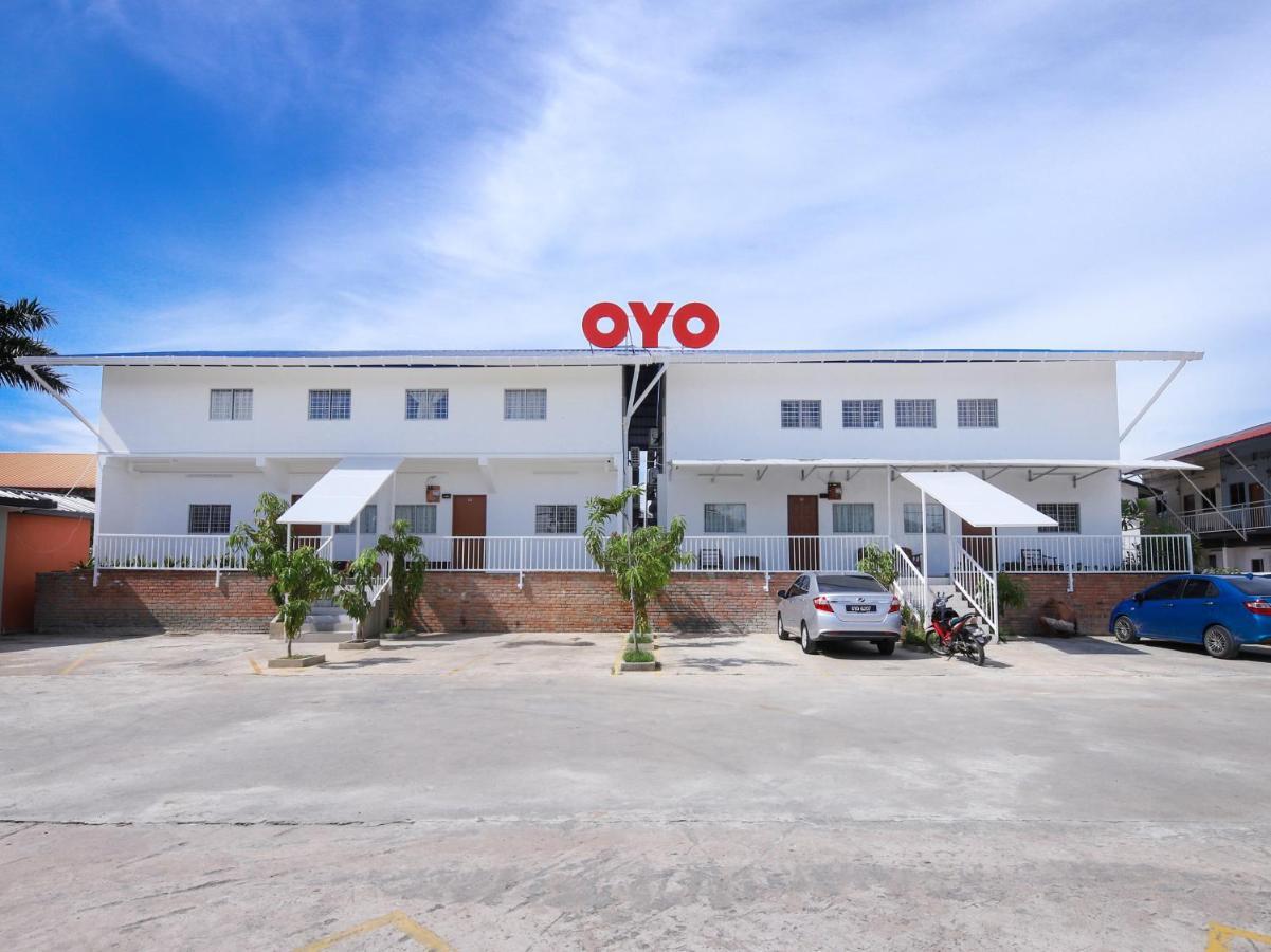 Oyo 44011 Weng Bee Guest House Kota Kinabalu Exterior photo