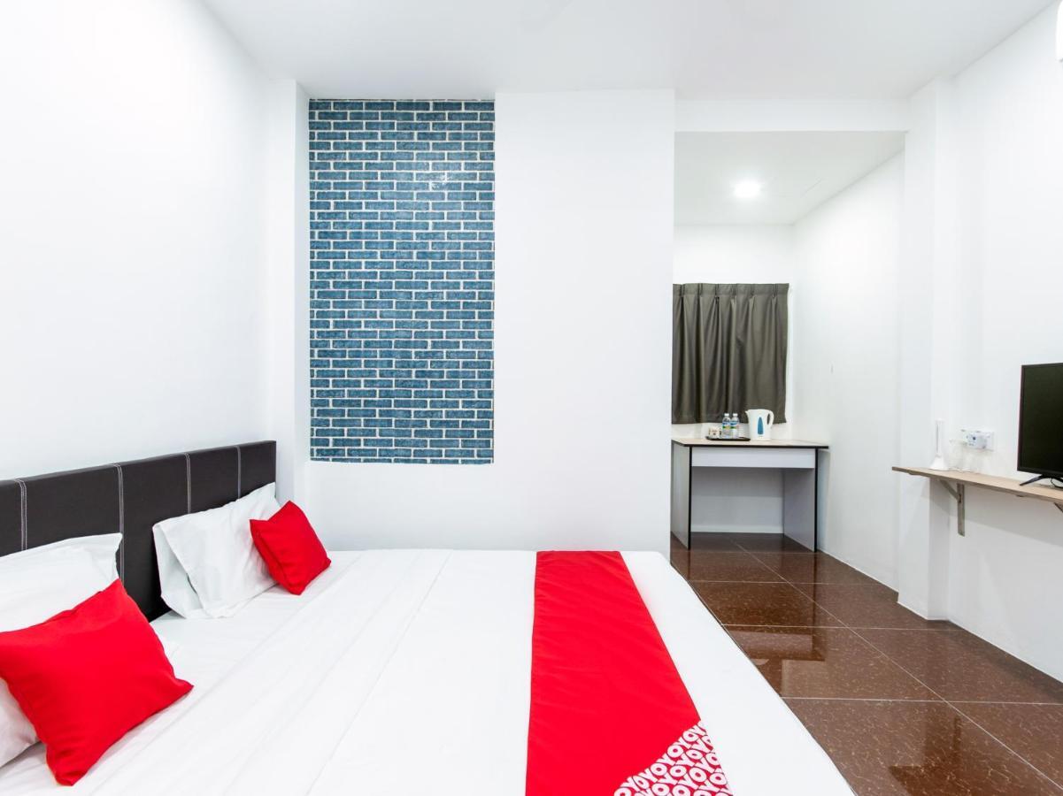 Oyo 44011 Weng Bee Guest House Kota Kinabalu Exterior photo