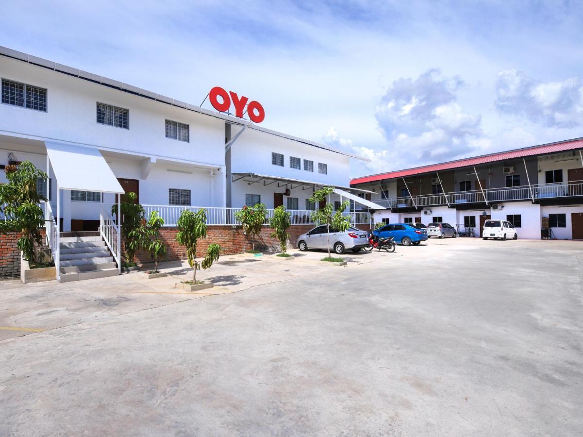 Oyo 44011 Weng Bee Guest House Kota Kinabalu Exterior photo
