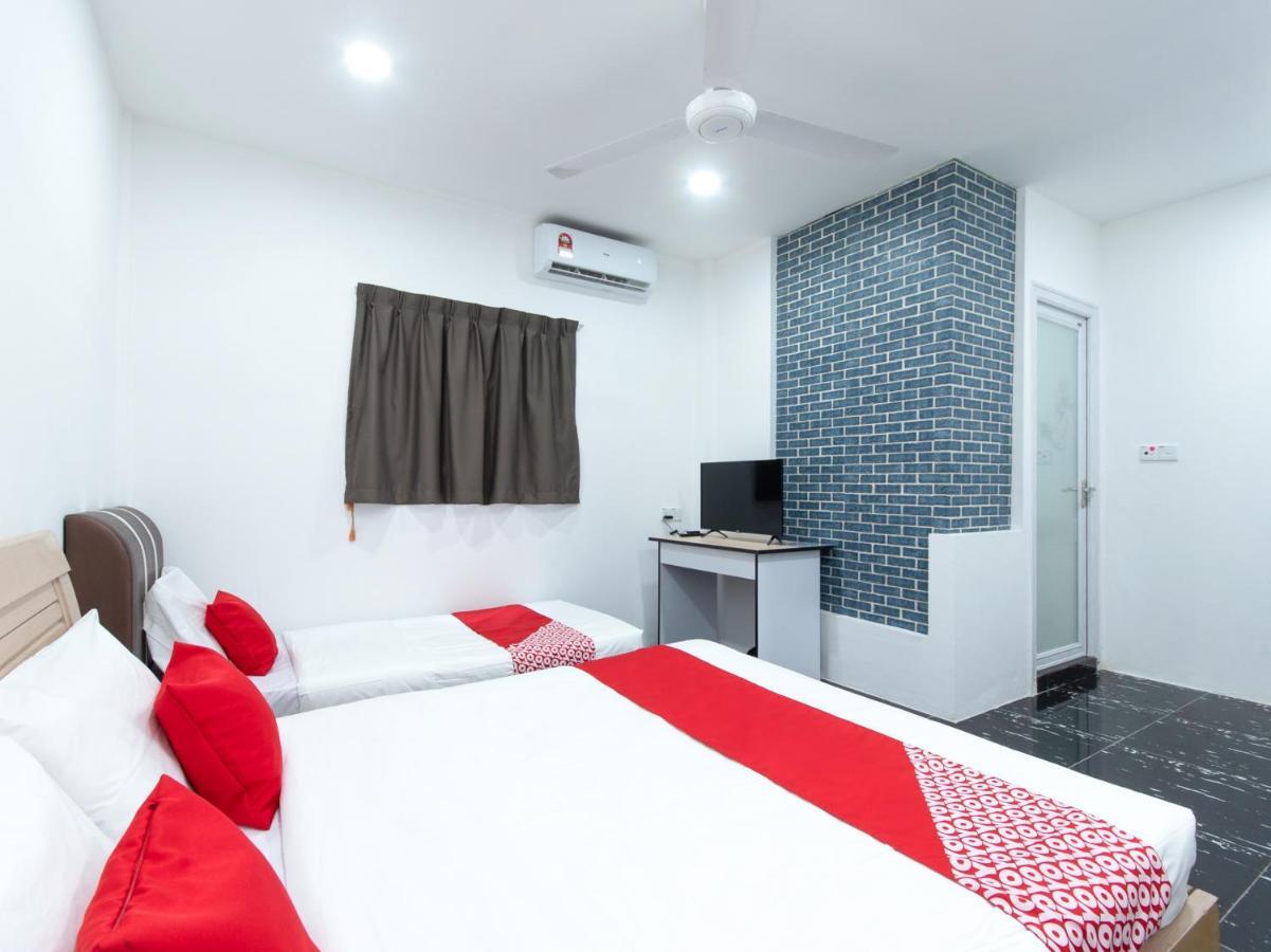 Oyo 44011 Weng Bee Guest House Kota Kinabalu Exterior photo
