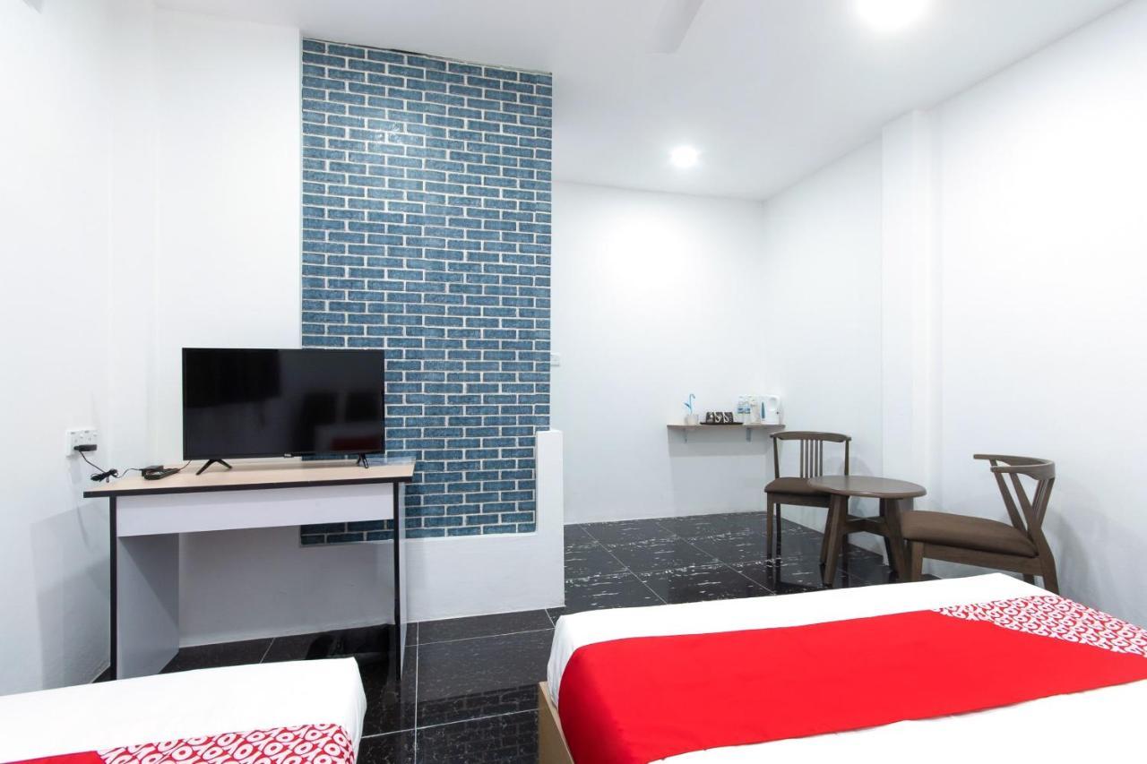 Oyo 44011 Weng Bee Guest House Kota Kinabalu Exterior photo