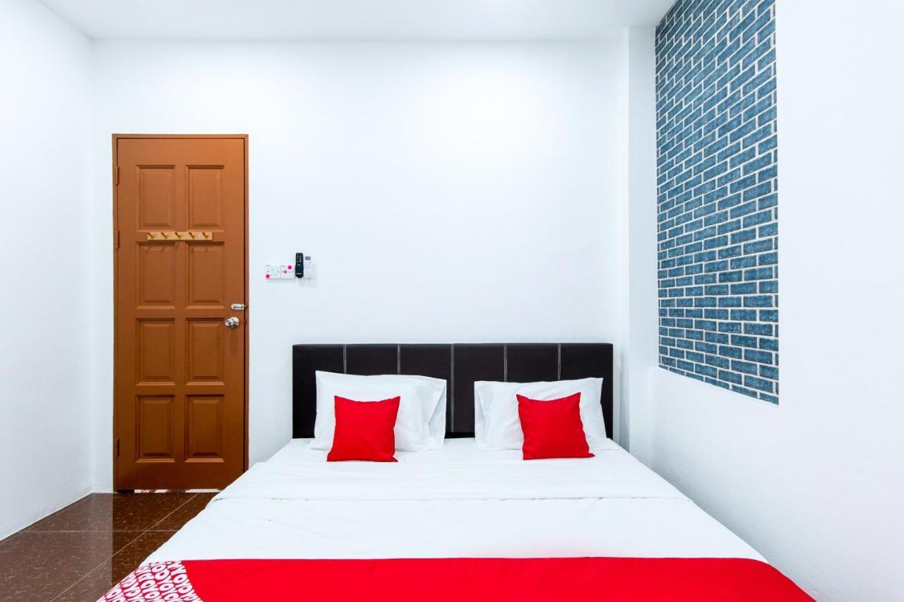 Oyo 44011 Weng Bee Guest House Kota Kinabalu Exterior photo