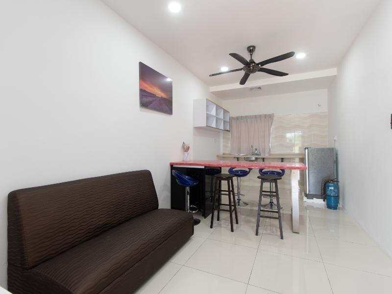 Oyo 44011 Weng Bee Guest House Kota Kinabalu Exterior photo