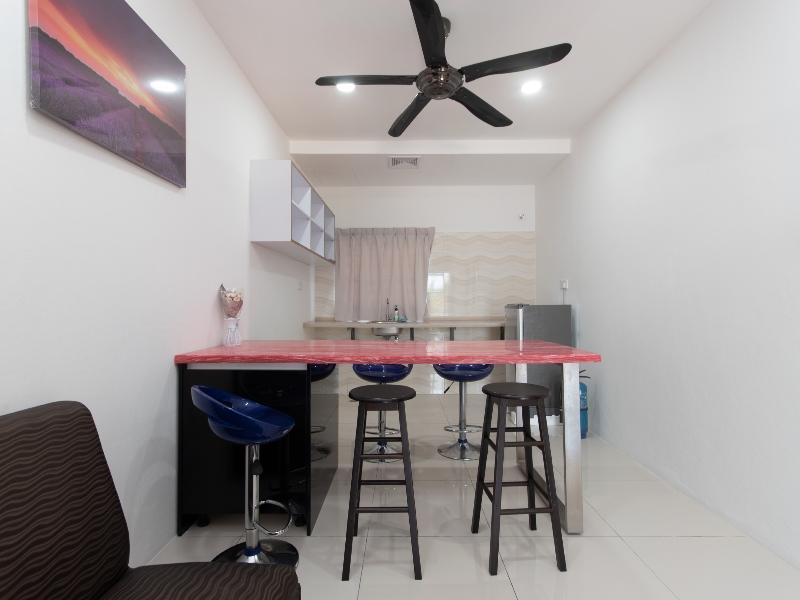Oyo 44011 Weng Bee Guest House Kota Kinabalu Exterior photo